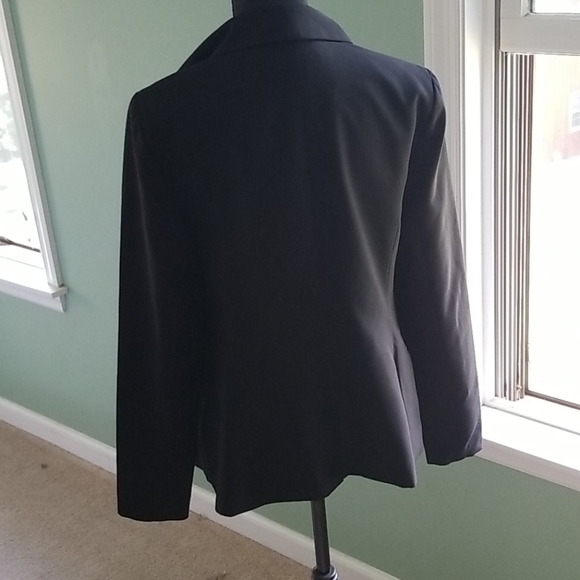 Blazer - Picture 4 of 8